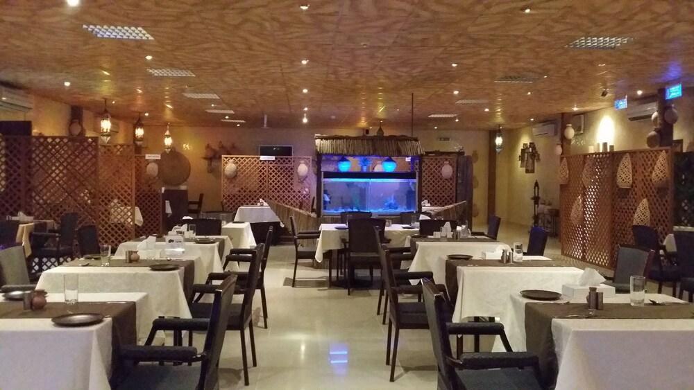 Mutrah Hotel Маскат Экстерьер фото